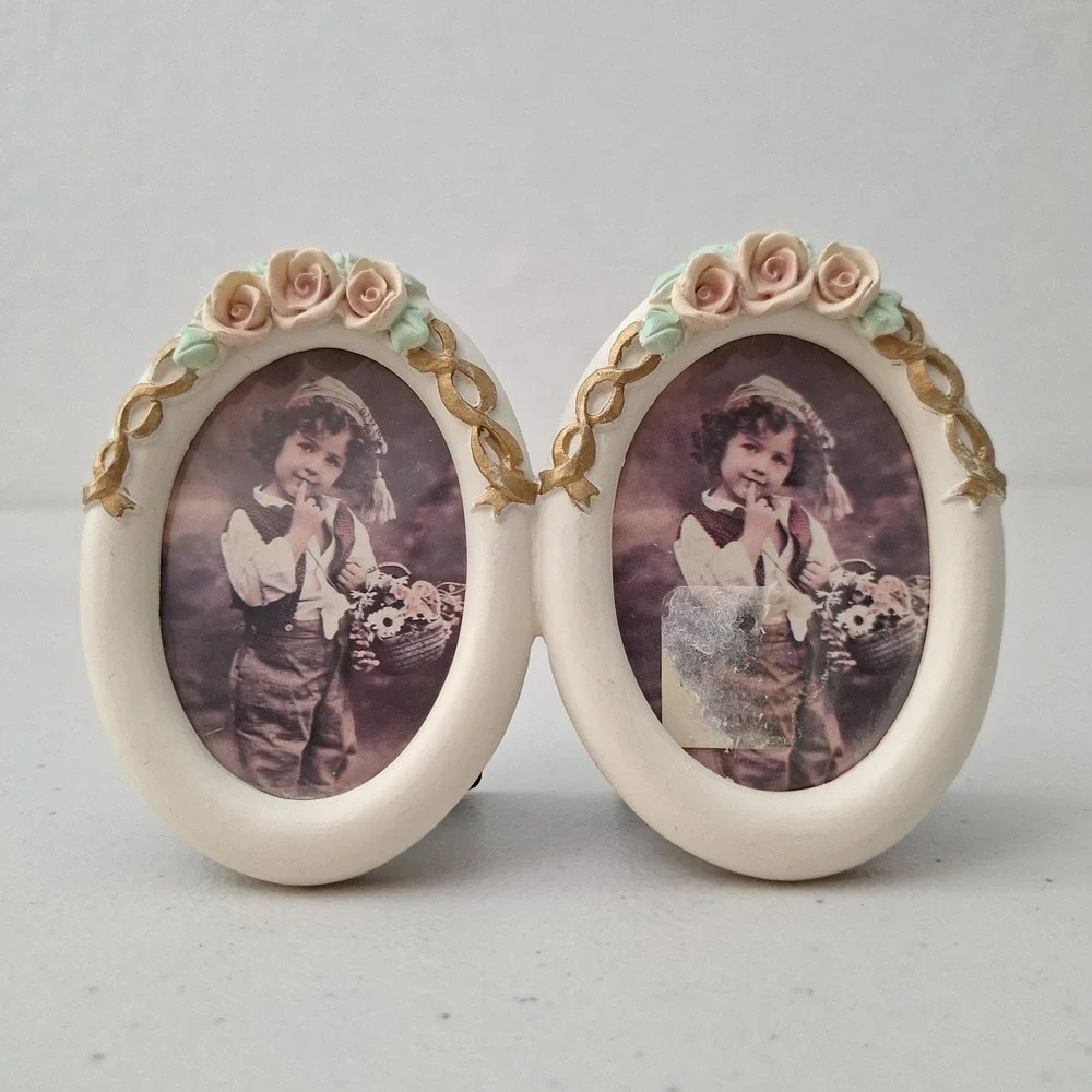 Vintage MCM Double Picture Frame Roses‎ Design Carved Wood TAIWAN 3.5